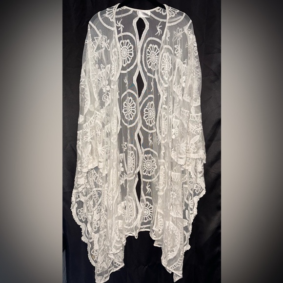 Torrid One Size White Lace Ruana - Picture 2 of 4